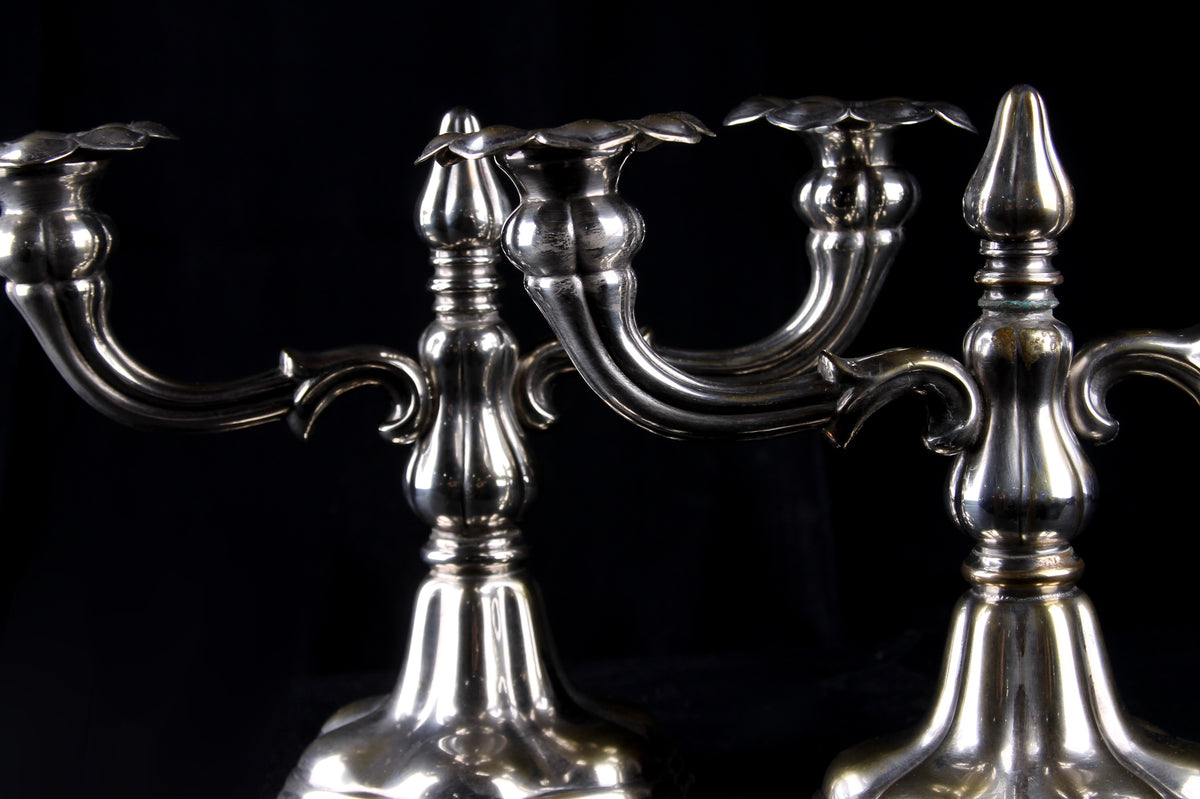 Par de Candelabros Ingleses