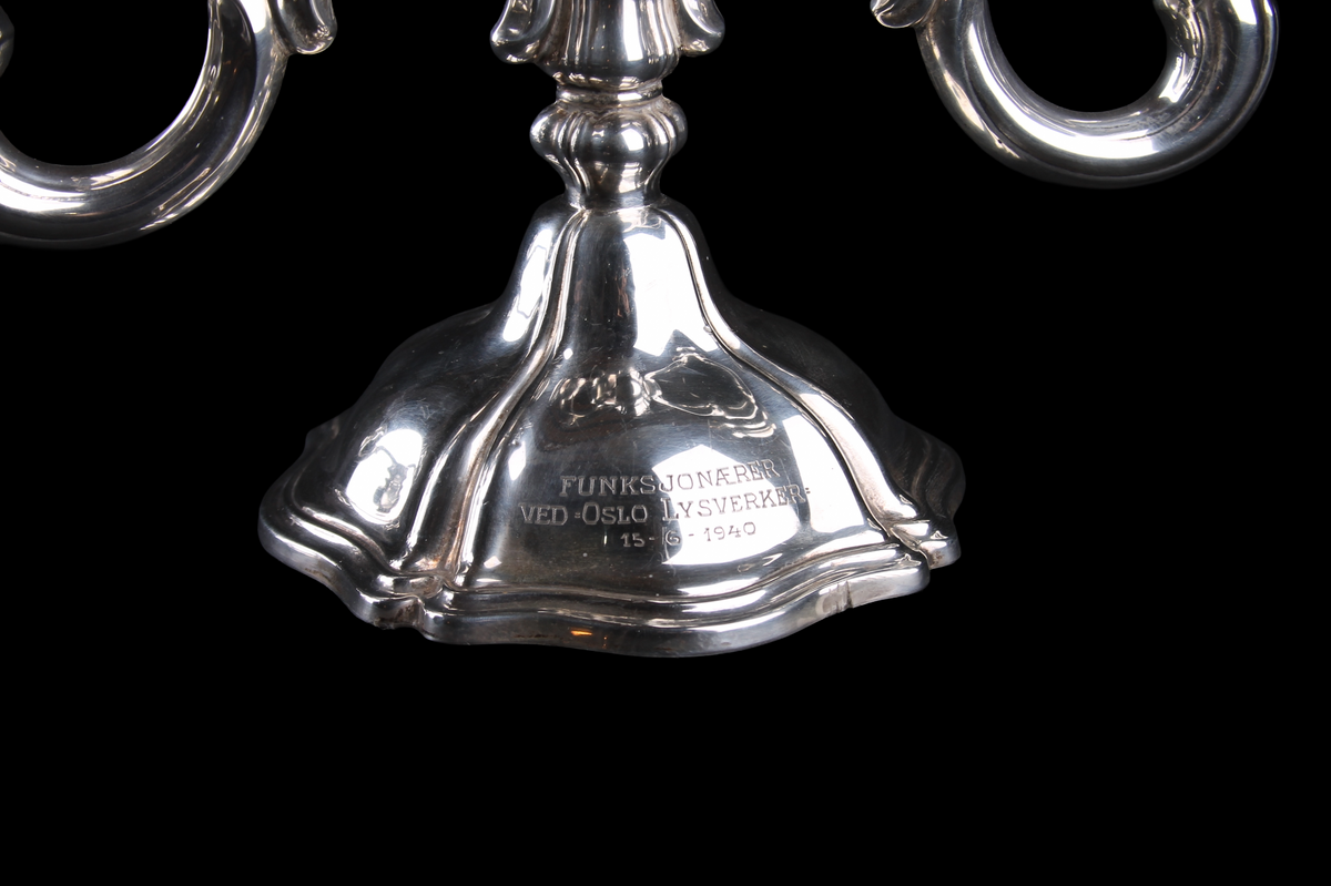 Par de Candelabros Escandinavos en Plata