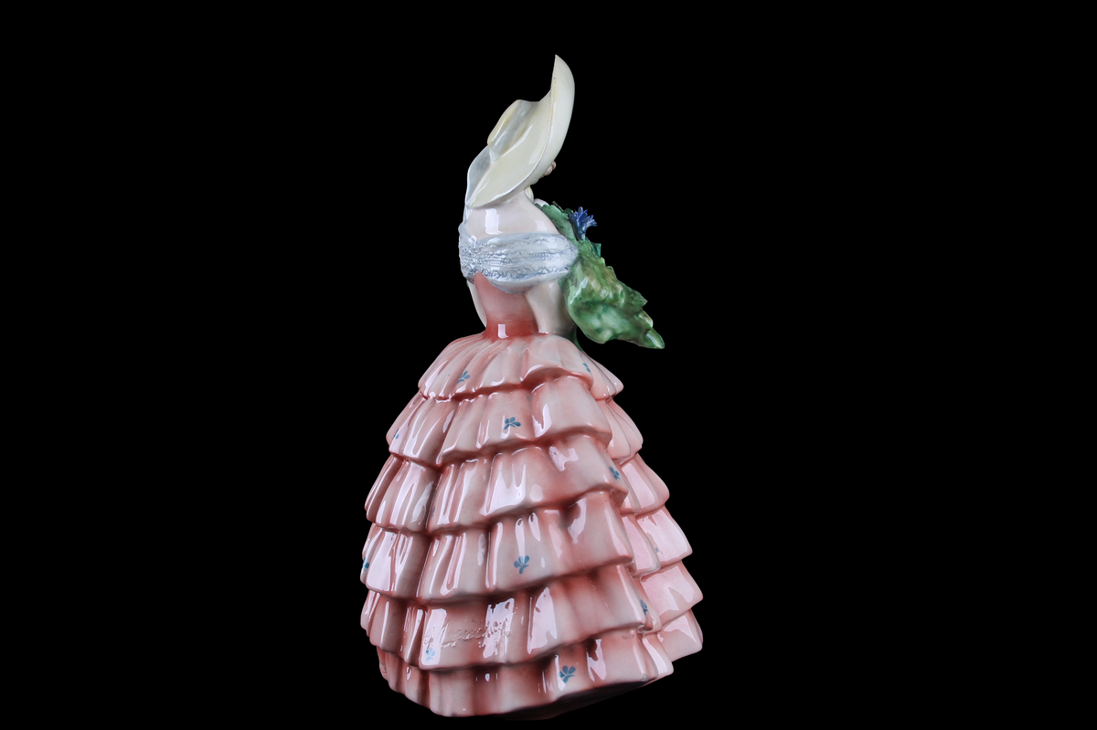 Figura Florista en Porcelana Policromada