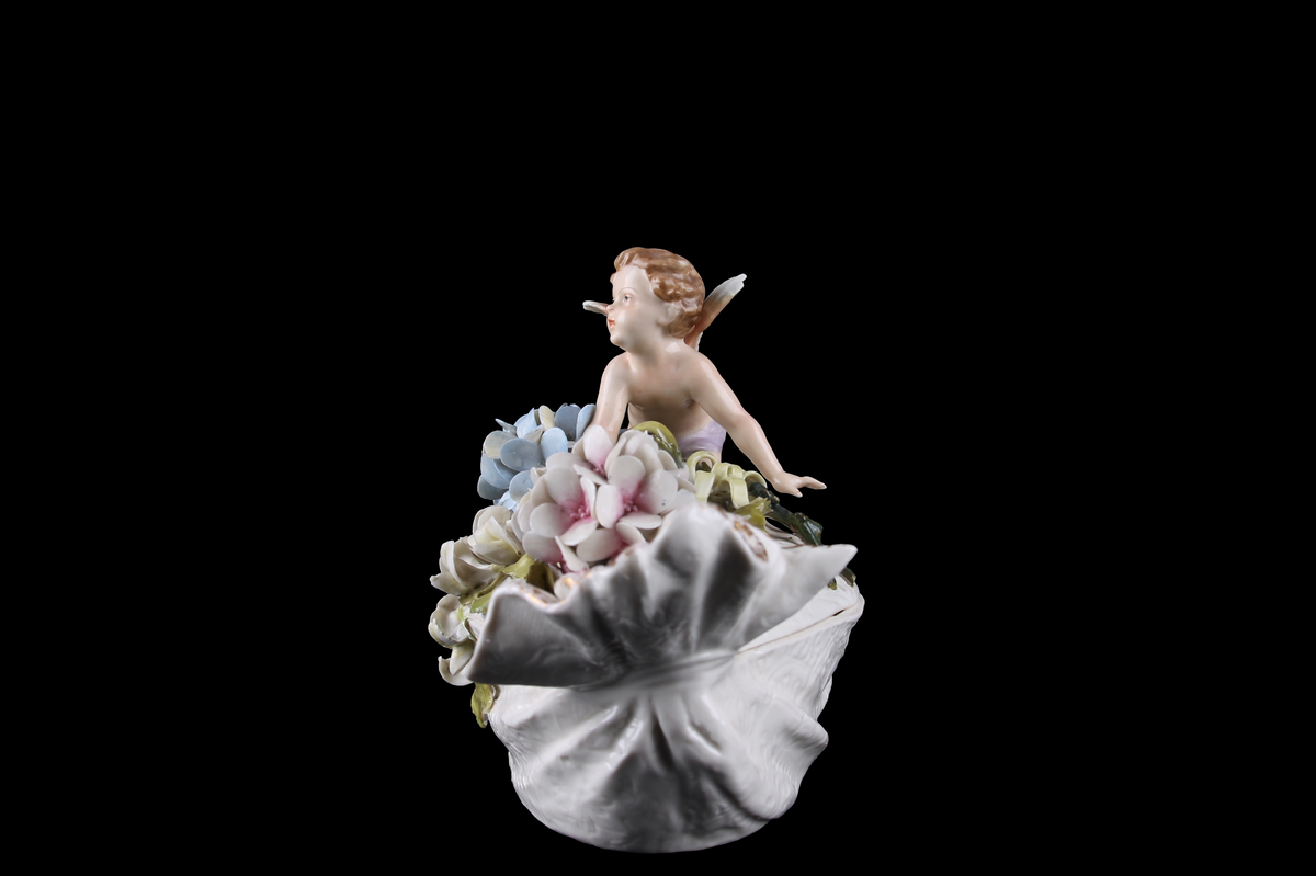 Bombonera en Porcelana con Querubín