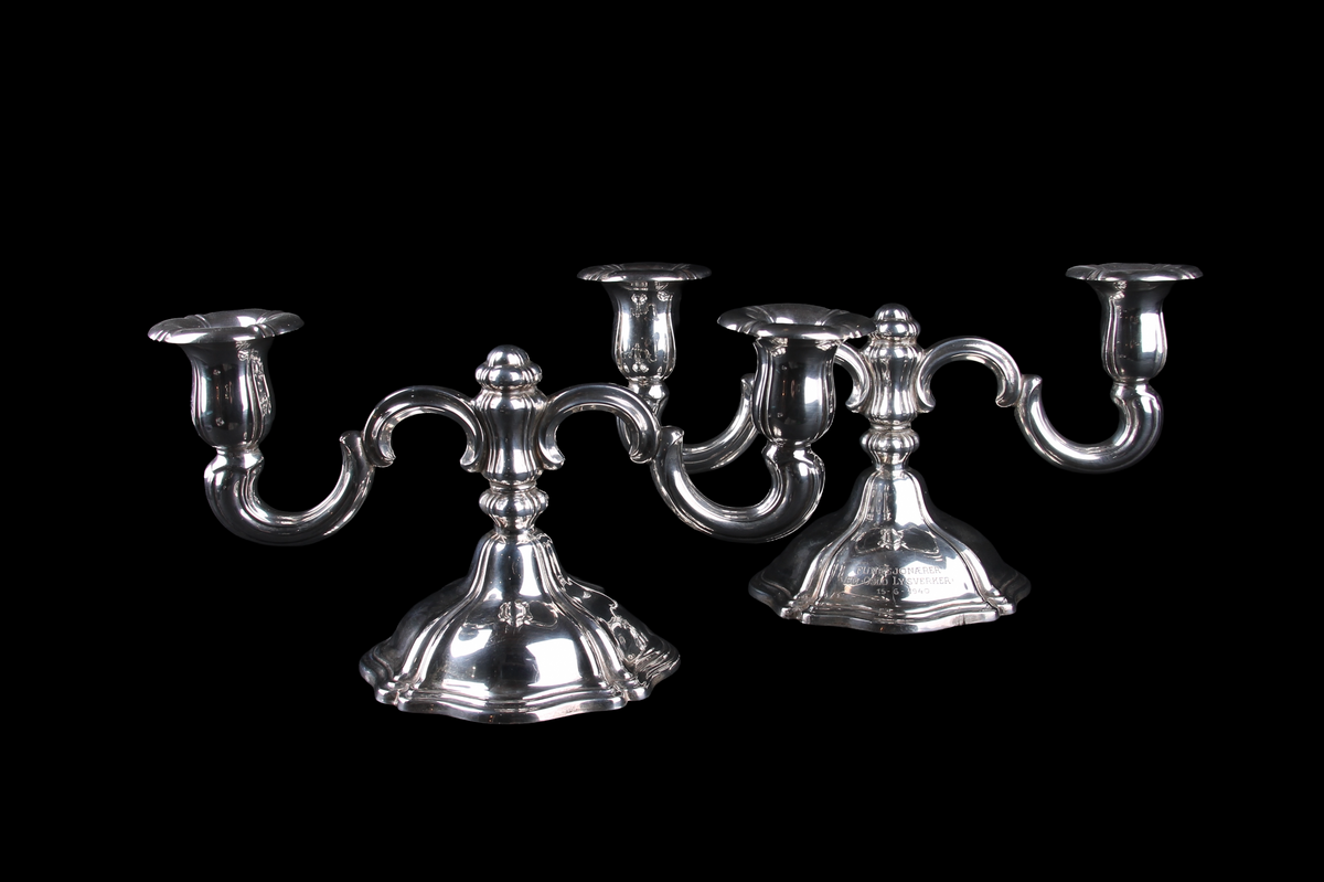 Par de Candelabros Escandinavos en Plata